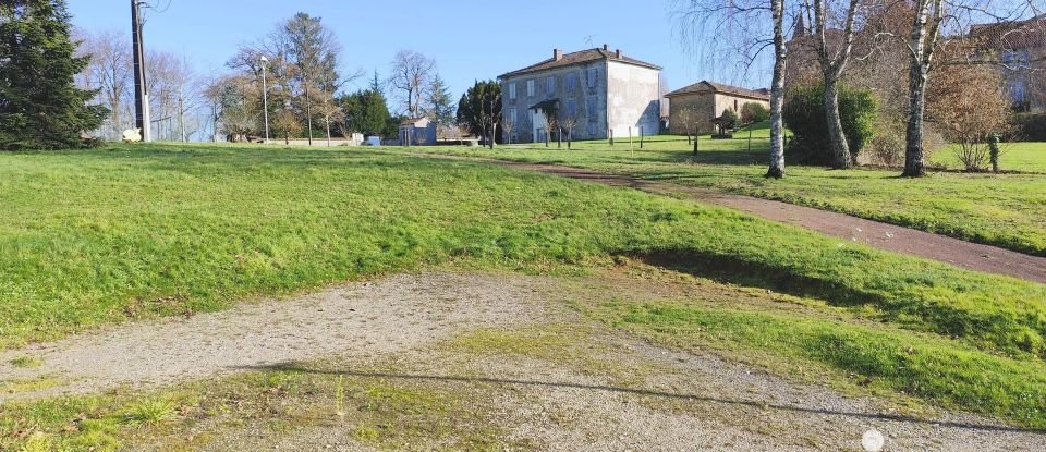 Maison 4 pièces de 78 m² à Saint-Christophe (16420)