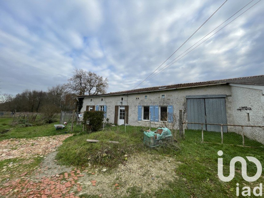 Maison de campagne 4 pièces de 128 m² à Saint-Ciers-Champagne (17520)