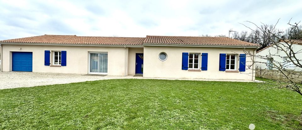 Maison traditionnelle 6 pièces de 145 m² à Thouars (79100)