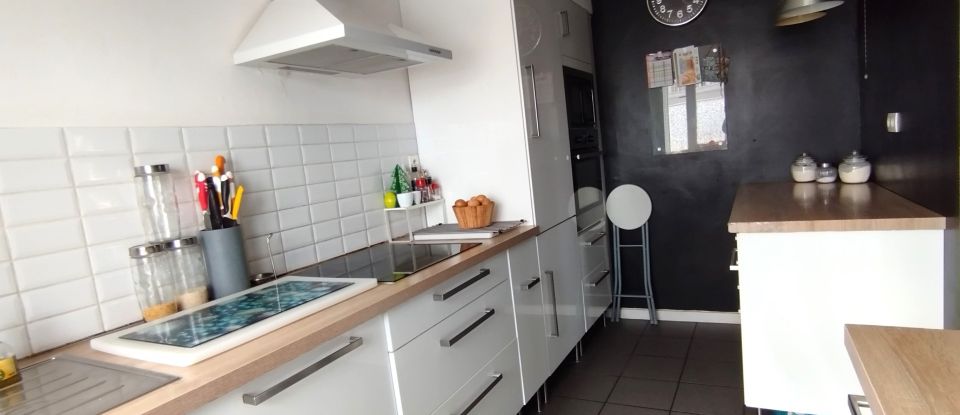 Appartement 4 pièces de 88 m² à Mons-en-Barœul (59370)