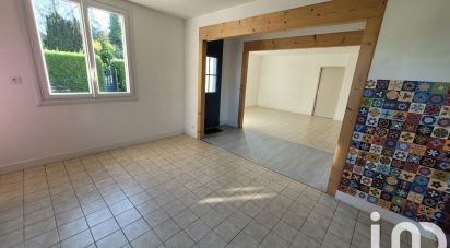 Pavilion 4 rooms of 99 m² in Parthenay (79200)