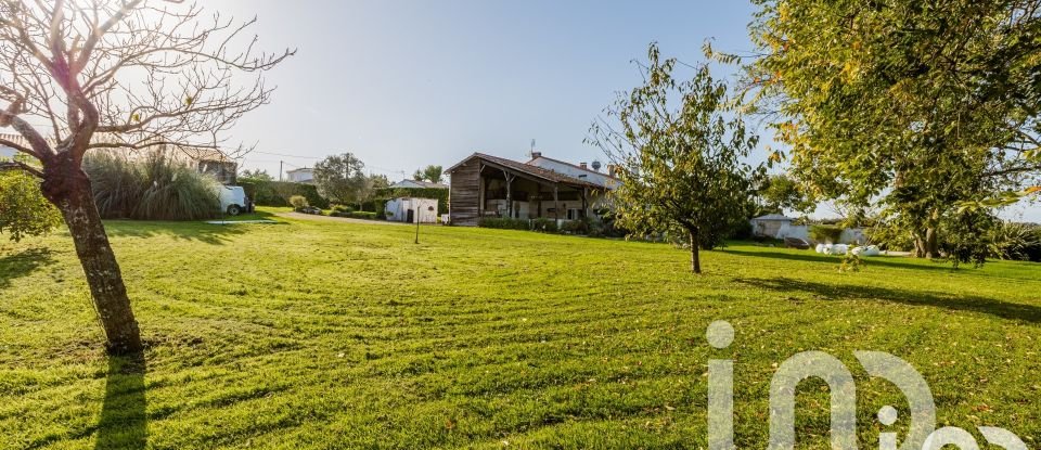 Mansion 8 rooms of 300 m² in Breuillet (17920)