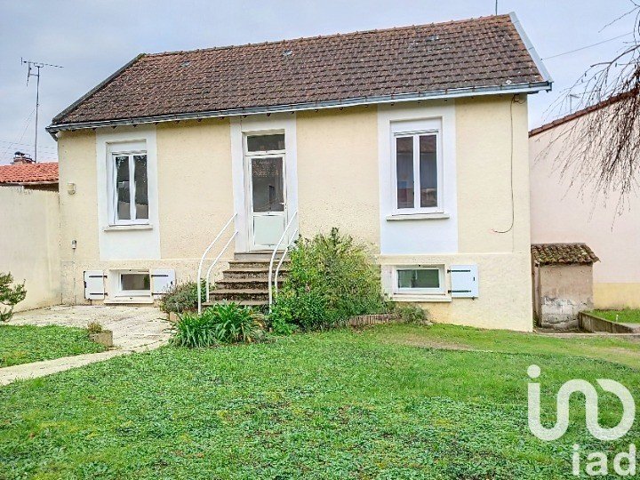 House 4 rooms of 92 m² in Chemillé-en-Anjou (49120)