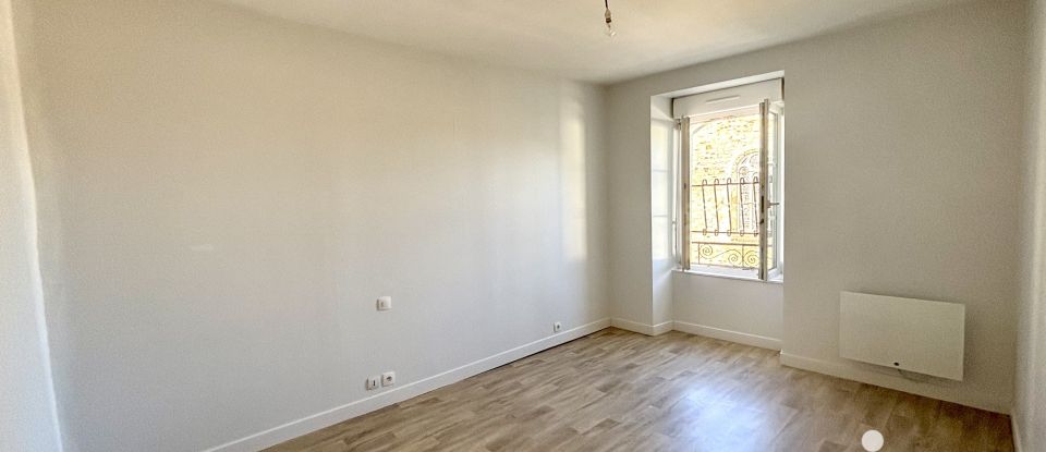 Immeuble de 150 m² à Argentré-du-Plessis (35370)