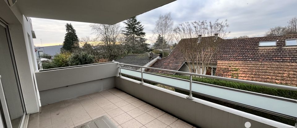 Apartment 3 rooms of 66 m² in Pau (64000)