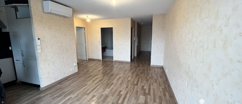 Apartment 3 rooms of 66 m² in Pau (64000)