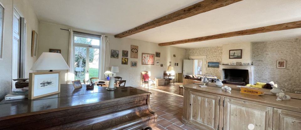 Mansion 13 rooms of 471 m² in Blaignan (33340)