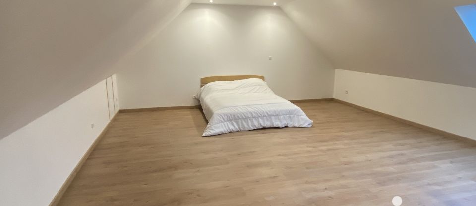 Maison 6 pièces de 112 m² à Montsûrs (53150)