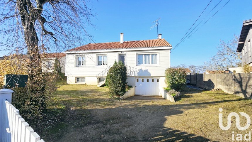 Maison traditionnelle 6 pièces de 104 m² à Sèvremoine (49450)