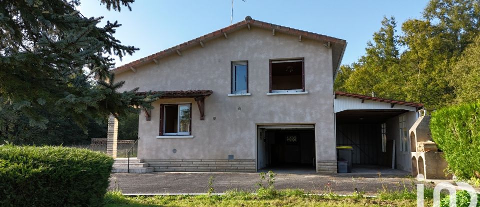 Traditional house 4 rooms of 93 m² in Roullet-Saint-Estèphe (16440)