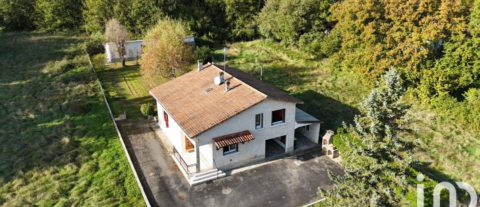 Traditional house 4 rooms of 93 m² in Roullet-Saint-Estèphe (16440)