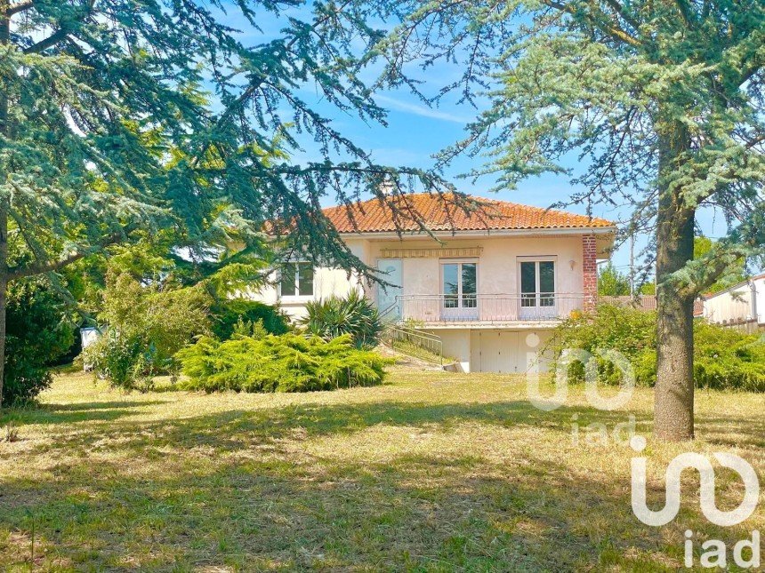 Maison 4 pièces de 102 m² à Bourcefranc-le-Chapus (17560)