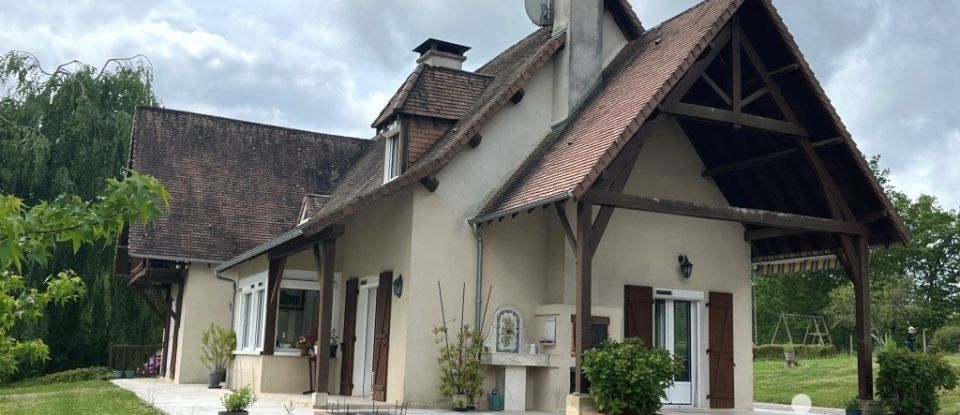 Maison traditionnelle 10 pièces de 197 m² à Saint-Estèphe (24360)