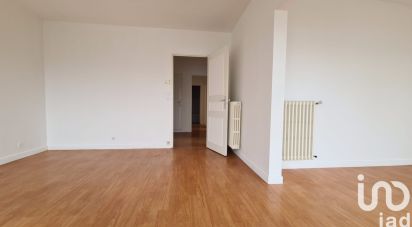 Apartment 4 rooms of 75 m² in Vannes (56000)