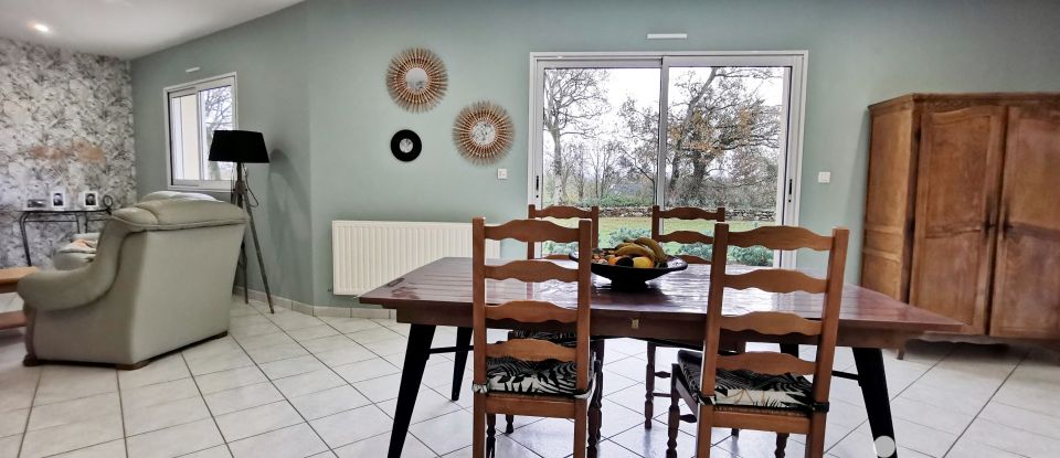 Traditional house 6 rooms of 118 m² in Saint-Adrien (22390)