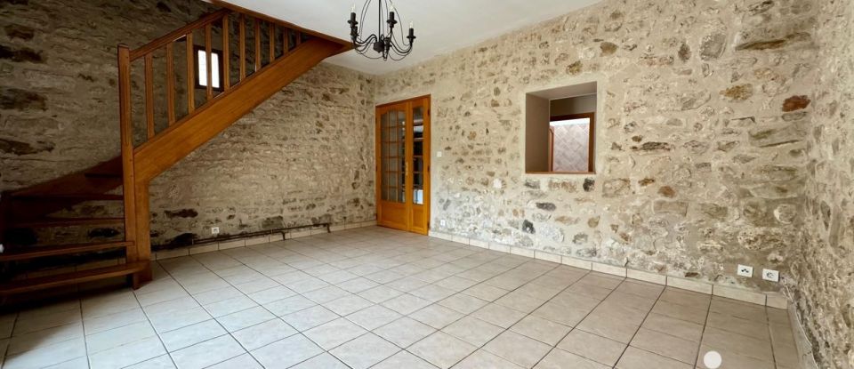 Town house 4 rooms of 97 m² in Nemours (77140)