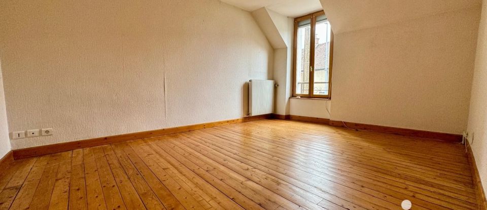 Town house 4 rooms of 97 m² in Nemours (77140)