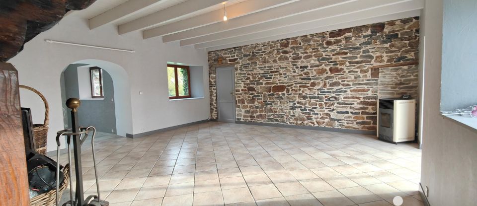 Longère 8 pièces de 214 m² à Dourdain (35450)