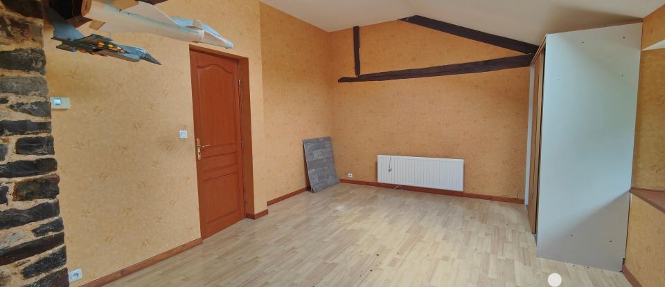 Longère 8 pièces de 214 m² à Dourdain (35450)