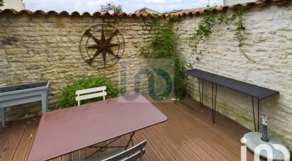 Traditional house 4 rooms of 82 m² in La Flotte (17630)