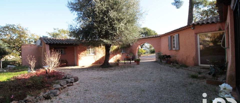 Traditional house 8 rooms of 240 m² in Solliès-Pont (83210)