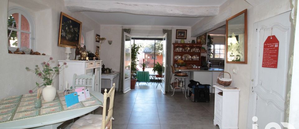 Traditional house 8 rooms of 240 m² in Solliès-Pont (83210)