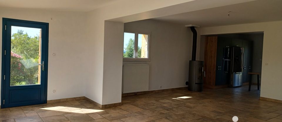 Maison 7 pièces de 189 m² à Saint-Vincent-le-Paluel (24200)