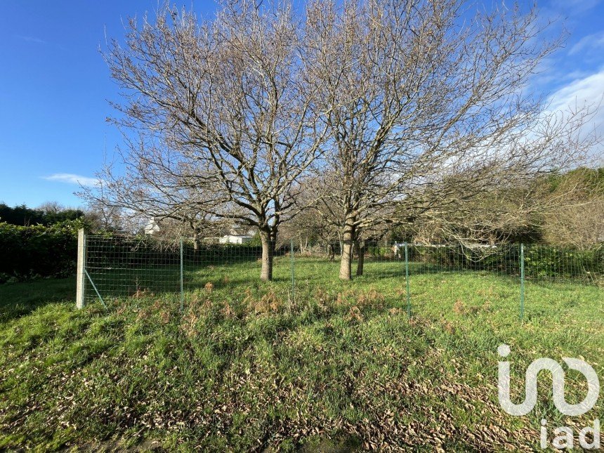 Agricultural land of 1,014 m² in Plouhinec (56680)