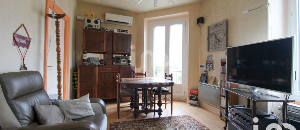 Appartement 3 pièces de 52 m² à Saint-Affrique (12400)