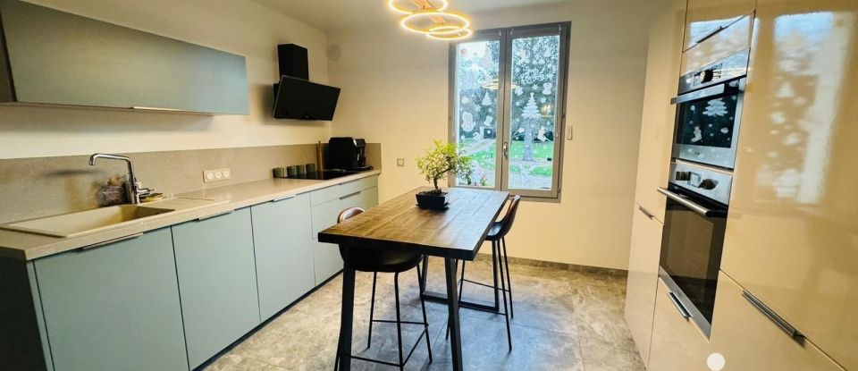 Maison 7 pièces de 140 m² à Villeneuve-sur-Yonne (89500)