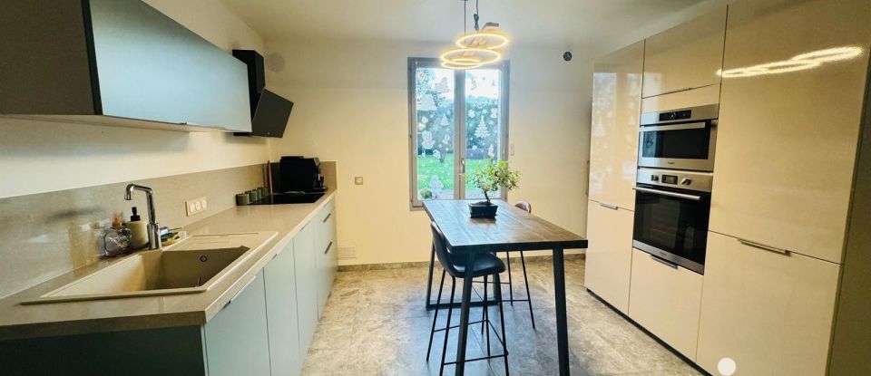 Maison 7 pièces de 140 m² à Villeneuve-sur-Yonne (89500)