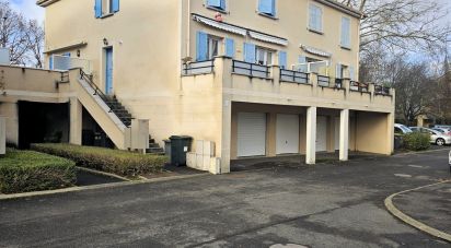 Apartment 4 rooms of 77 m² in Savigny-le-Temple (77176)