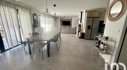 House 6 rooms of 153 m² in Connaux (30330)