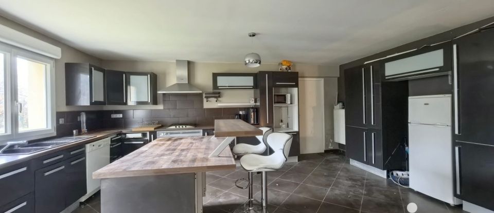 Maison traditionnelle 5 pièces de 145 m² à Saint-Martin-la-Garenne (78520)