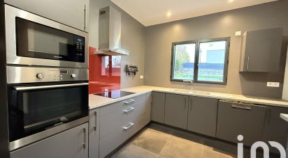 Maison 6 pièces de 147 m² à La Tour-de-Salvagny (69890)