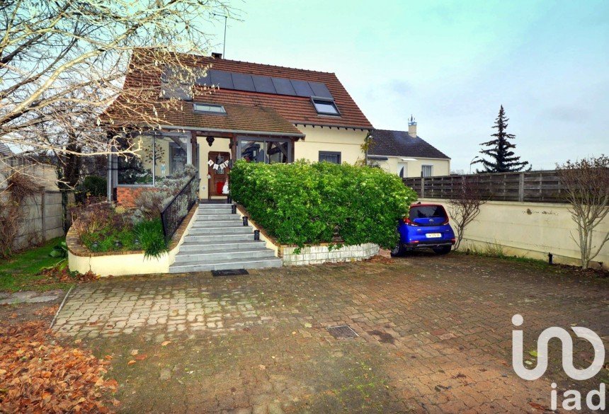 House 7 rooms of 131 m² in Marcoussis (91460)