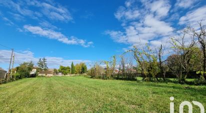 Terrain de 2 700 m² à Coussay (86110)