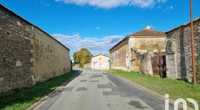 Terrain de 2 700 m² à Coussay (86110)