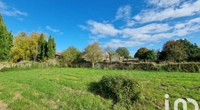 Terrain de 2 700 m² à Coussay (86110)