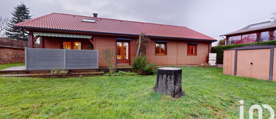 Maison traditionnelle 5 pièces de 106 m² à Saint-Genès-Champanelle (63122)