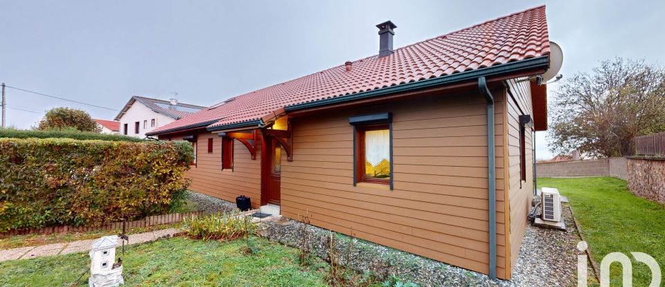 Maison traditionnelle 5 pièces de 106 m² à Saint-Genès-Champanelle (63122)