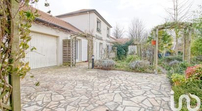 House 7 rooms of 169 m² in Bussy-Saint-Georges (77600)