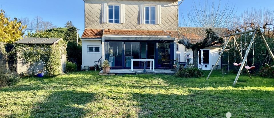 House 7 rooms of 165 m² in Libourne (33500)