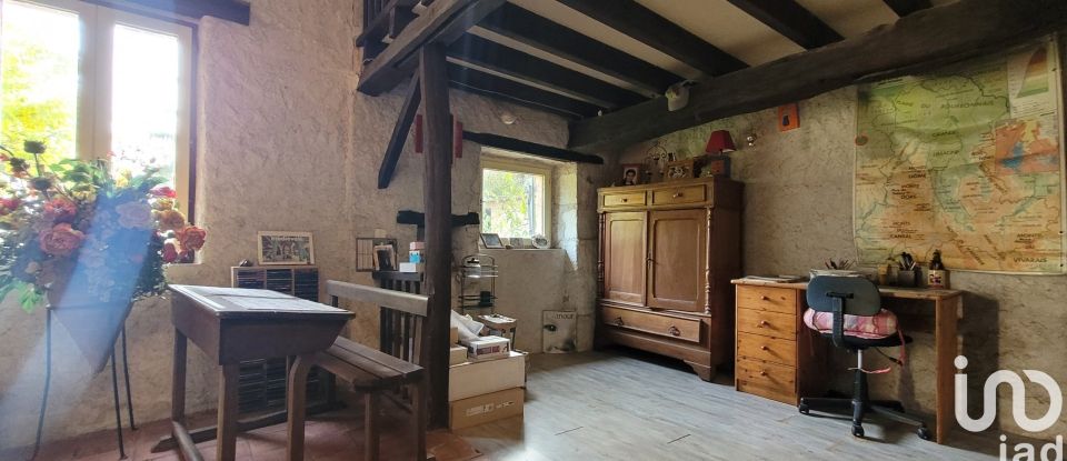 Country house 8 rooms of 190 m² in Louroux-Bourbonnais (03350)