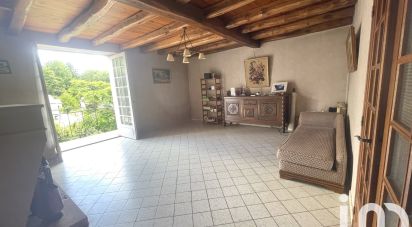 House 6 rooms of 177 m² in Saint-Césaire (17770)