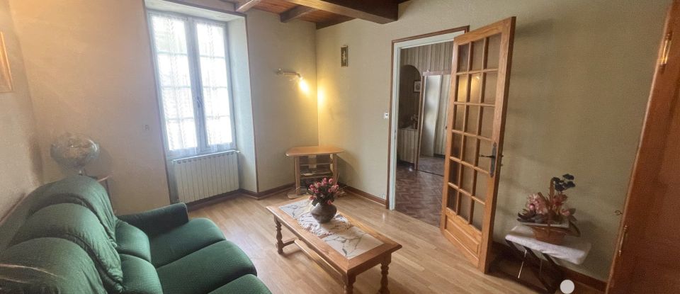 House 6 rooms of 177 m² in Saint-Césaire (17770)