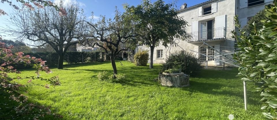 House 6 rooms of 177 m² in Saint-Césaire (17770)