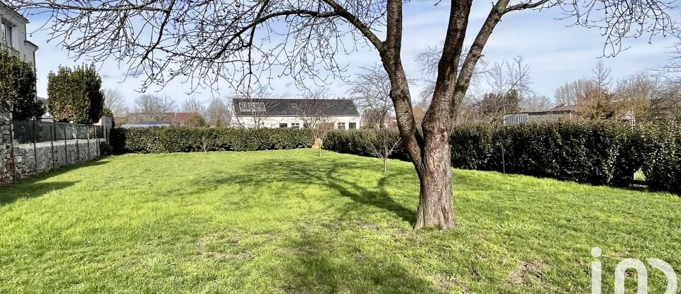 Longere 7 rooms of 222 m² in Loire-Authion (49250)