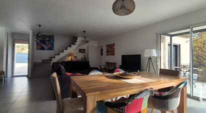 House 5 rooms of 122 m² in Laudun-l'Ardoise (30290)