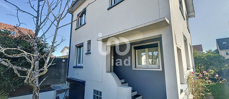 House 7 rooms of 120 m² in Sartrouville (78500)